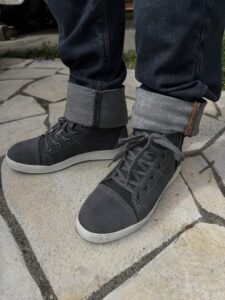 普段から25.5cmの靴を履く僕には25.5サイズでちょうど良かったです